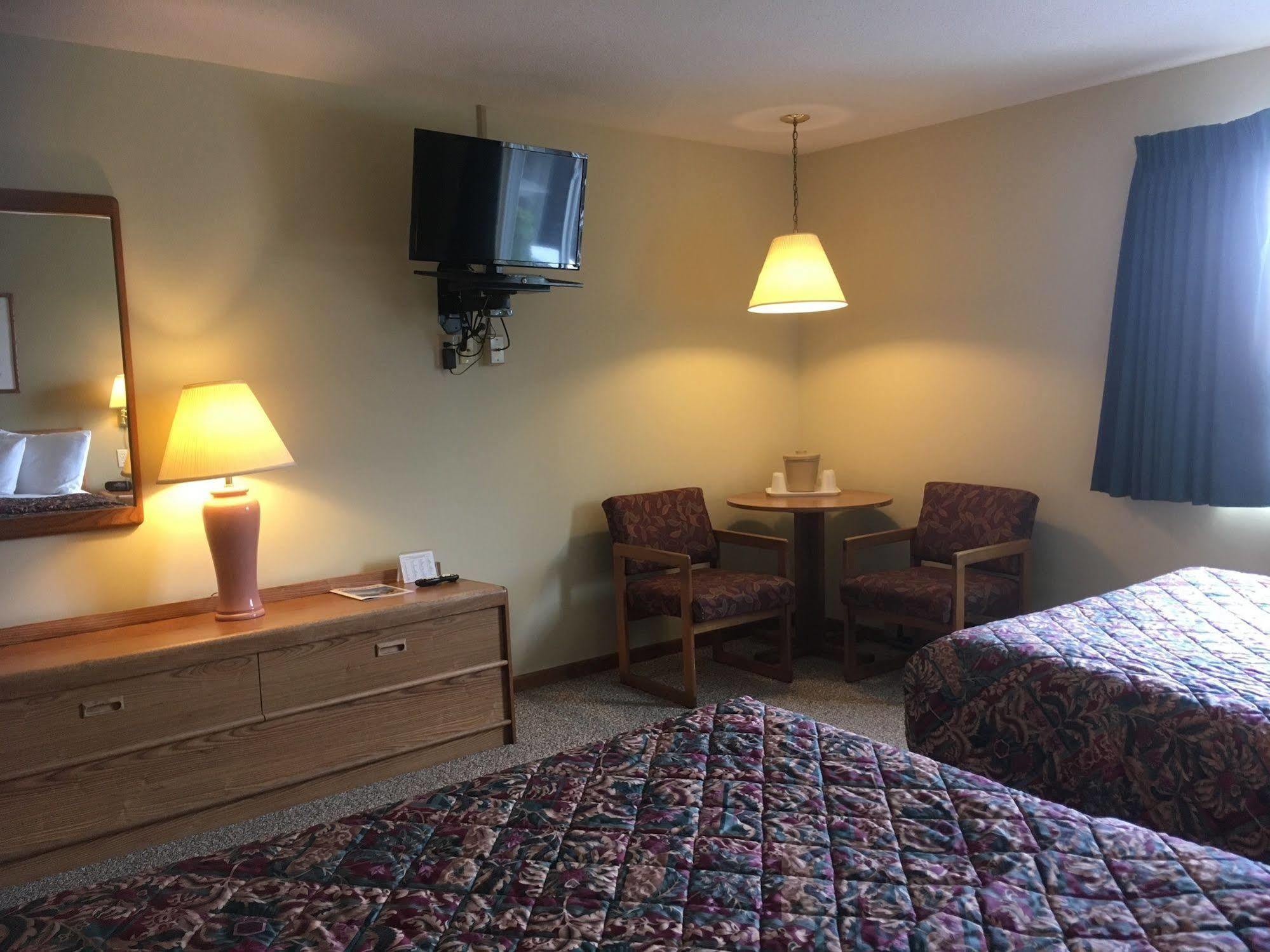 Value Host Motor Inn Marquette Exterior foto